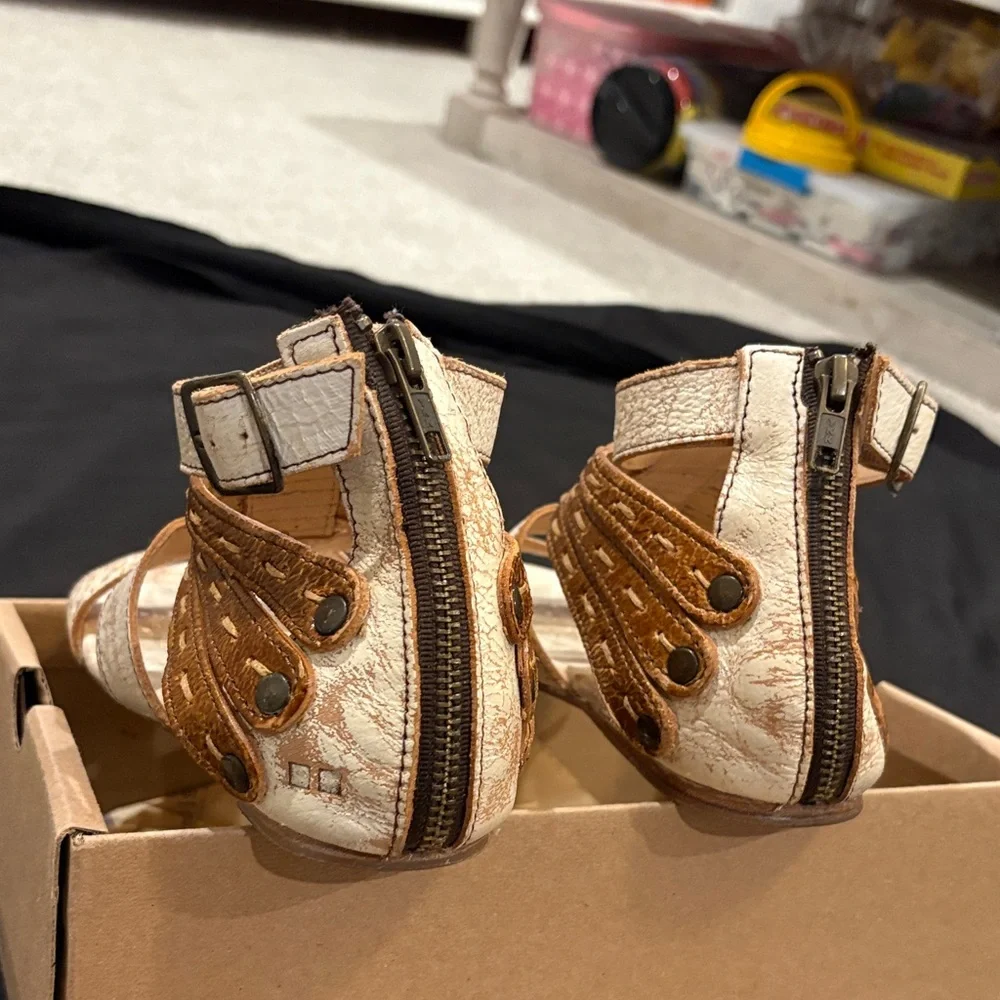 Bed Stu Cream and Tan Sandals - Picture 5 of 15